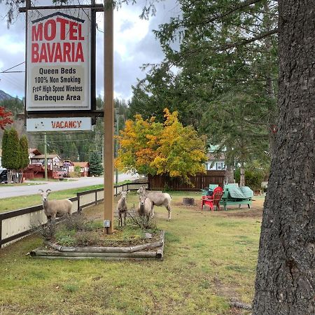 Motel Bavaria Radium Hot Springs Zewnętrze zdjęcie