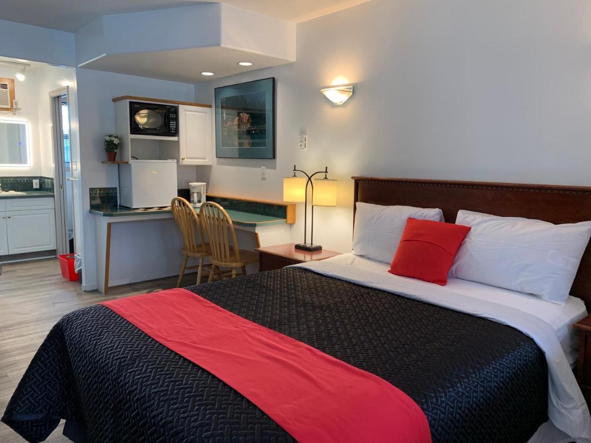 Motel Bavaria Radium Hot Springs Zewnętrze zdjęcie
