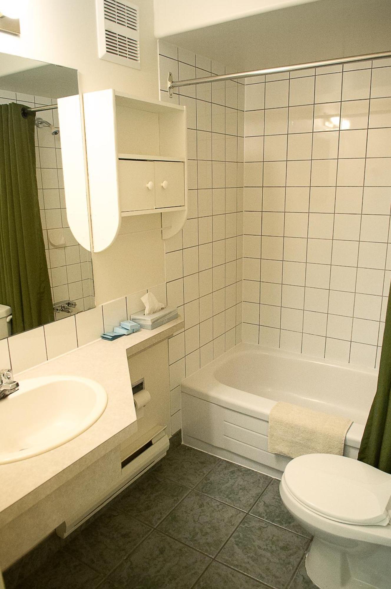 Motel Bavaria Radium Hot Springs Zewnętrze zdjęcie
