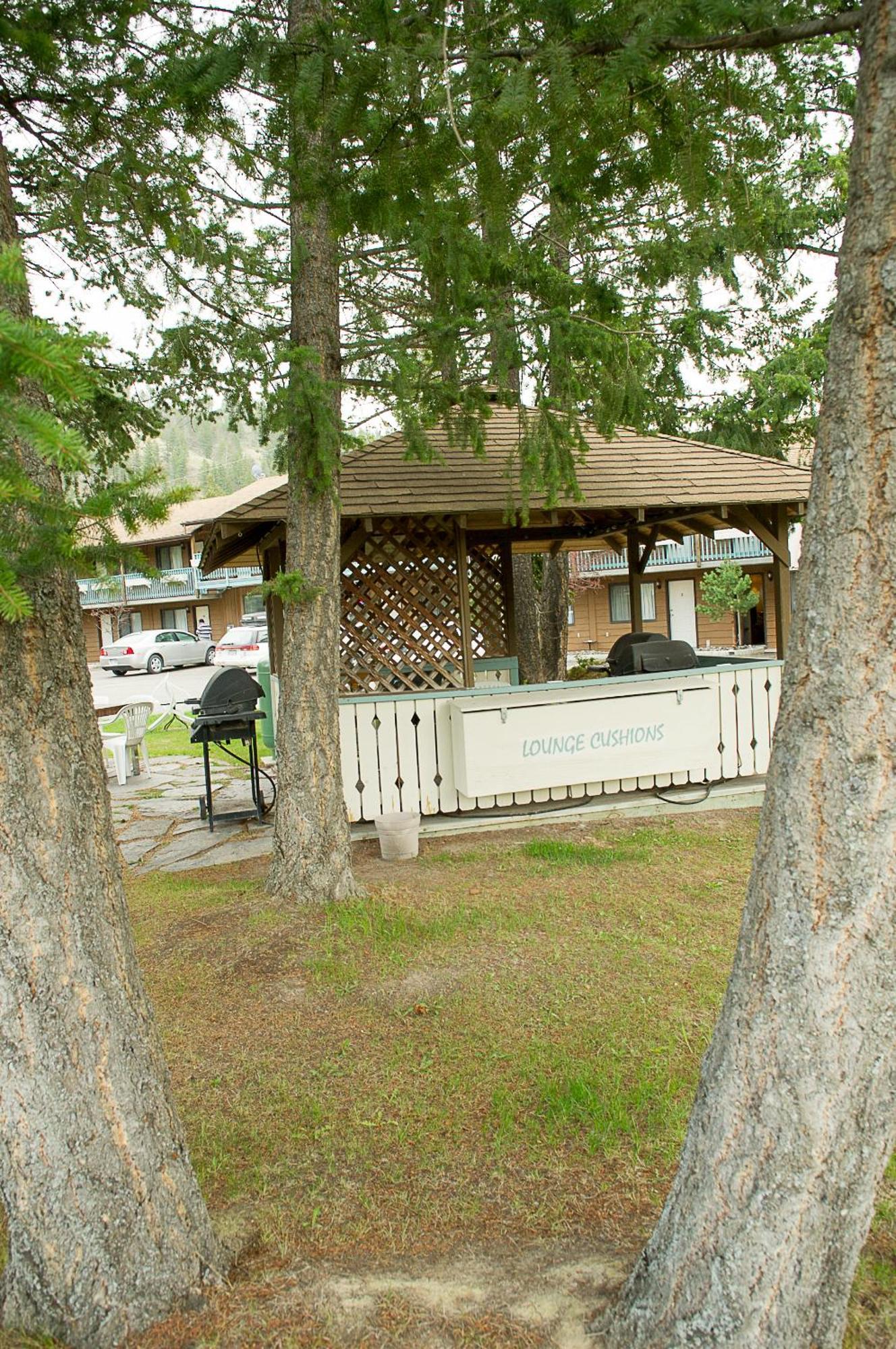 Motel Bavaria Radium Hot Springs Zewnętrze zdjęcie