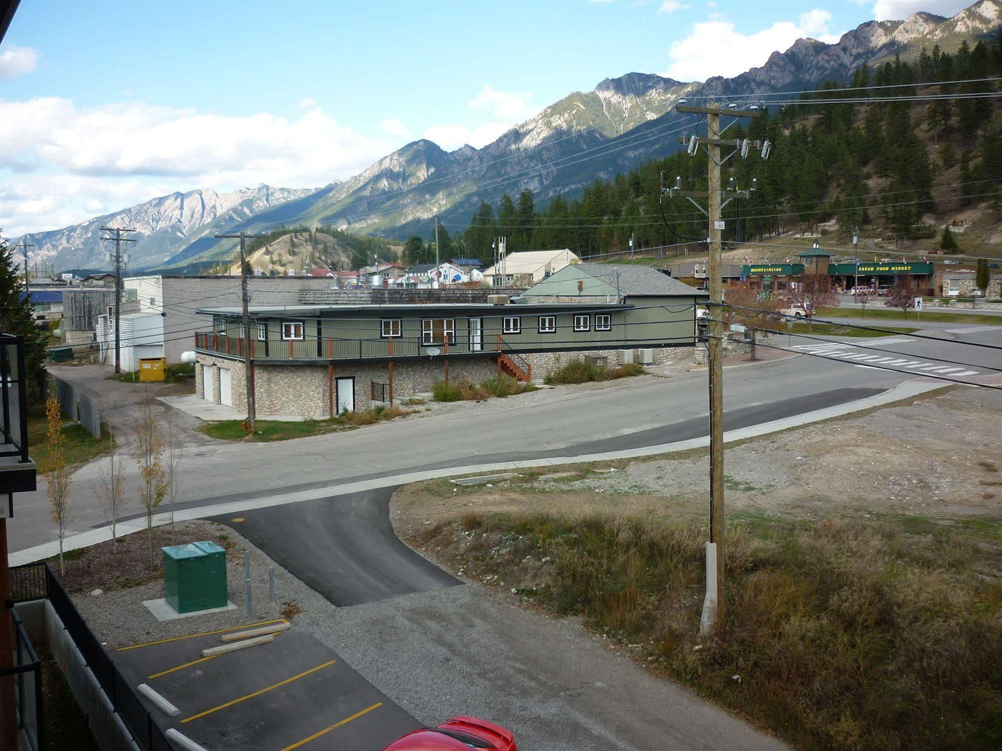 Motel Bavaria Radium Hot Springs Zewnętrze zdjęcie